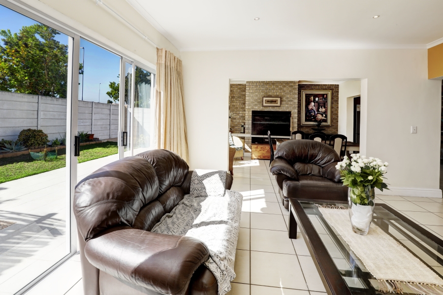 3 Bedroom Property for Sale in Sonkring Western Cape